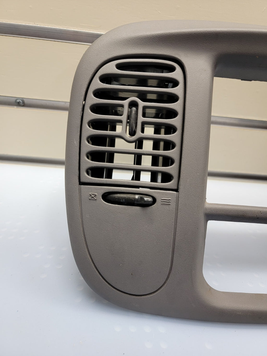 🔥1997-2003 Ford F150 Center Dash Radio Climate Trim BEZEL Panel Line GRAY B1