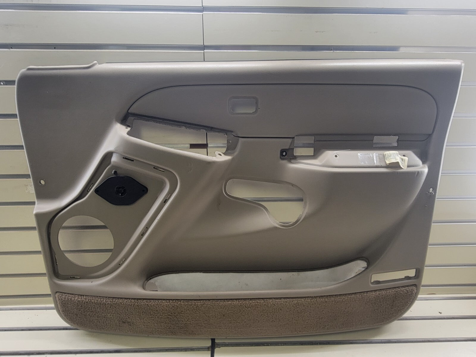 🔥 2003-2006 Chevy Silverado SIERRA Door Panel Front right passenger TAN D5