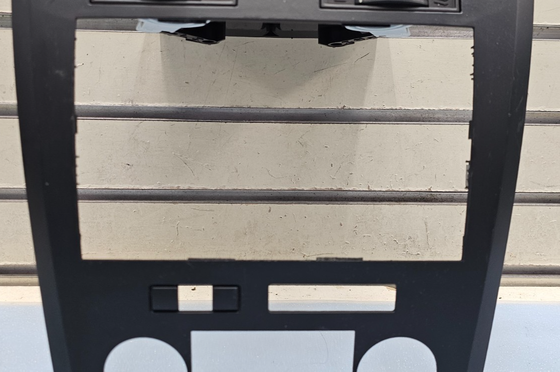🔥07-10 SATURN OUTLOOK OEM AM FM RADIO Stereo Display Dash Panel TRIM BEZEL
