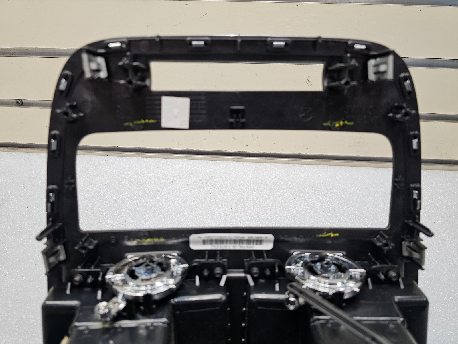 12-20 DODGE CARAVAN CENTER DASH RADIO SUUROUND BEZEL CLIMATE CONTROL TRIM PANEL