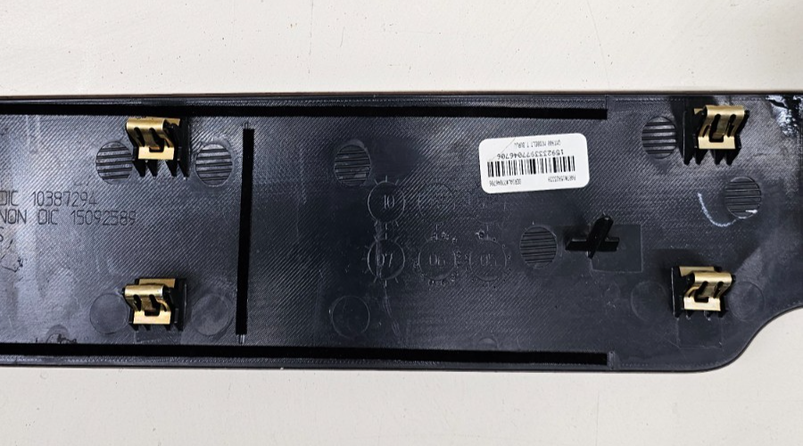 🔥07-13 Suburban TAHOE YUKON Dash Radio Bezel Trim RIGHT Panel w/ Vent WOOD B36