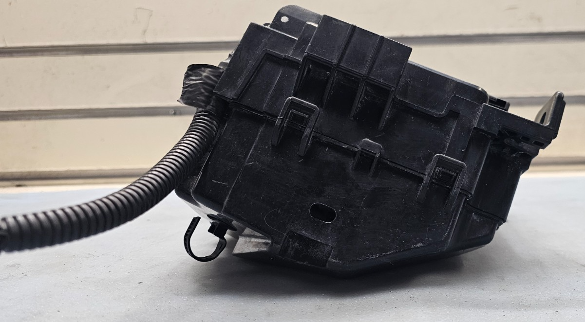 🔥11-13 Elantra Engine Fuse Box Body Control Integrated Power Module TIPM