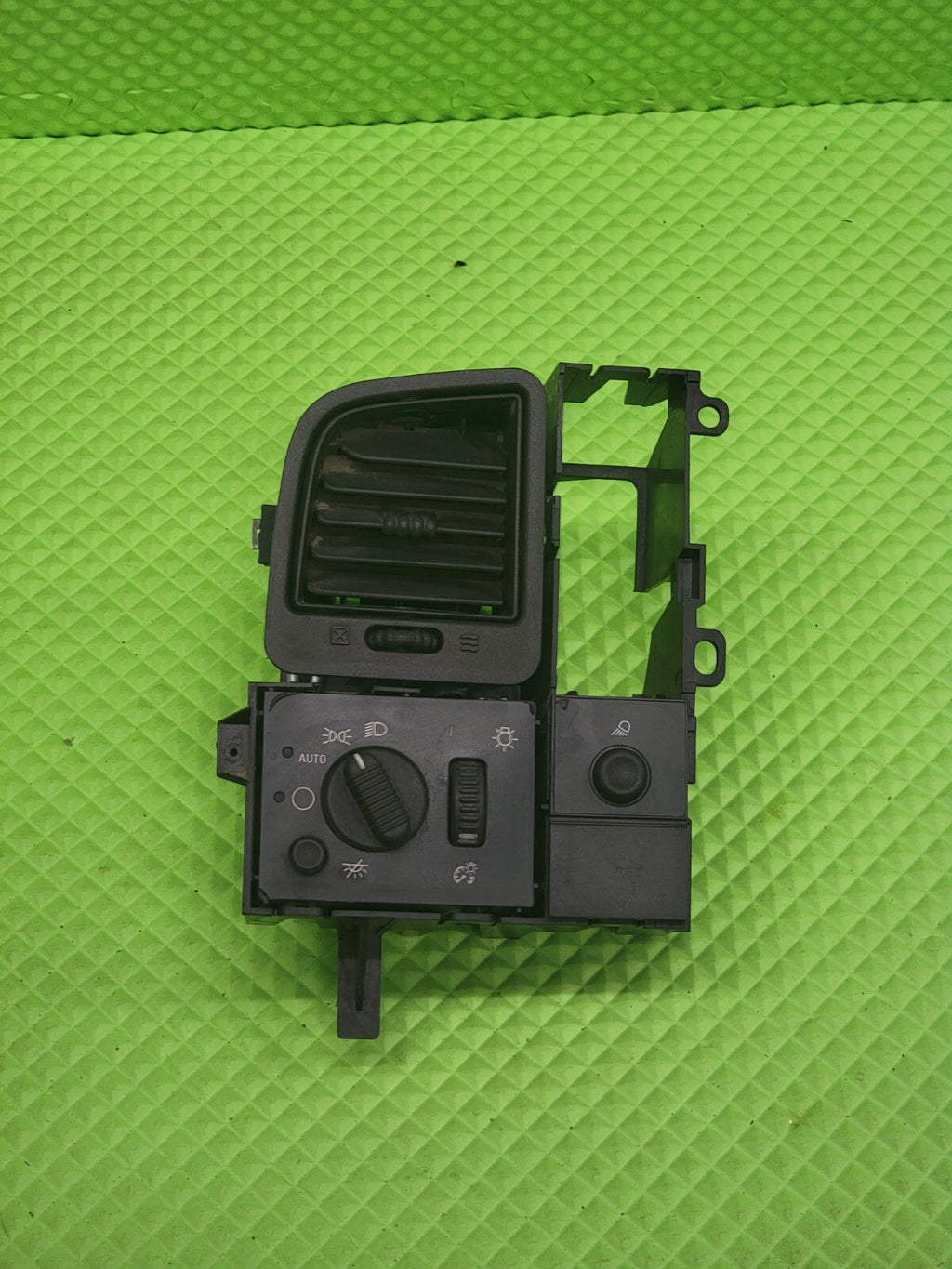 🔥1999-2006 Chevy Silverado Sierra Headlight Switch Air Vent left black HS19