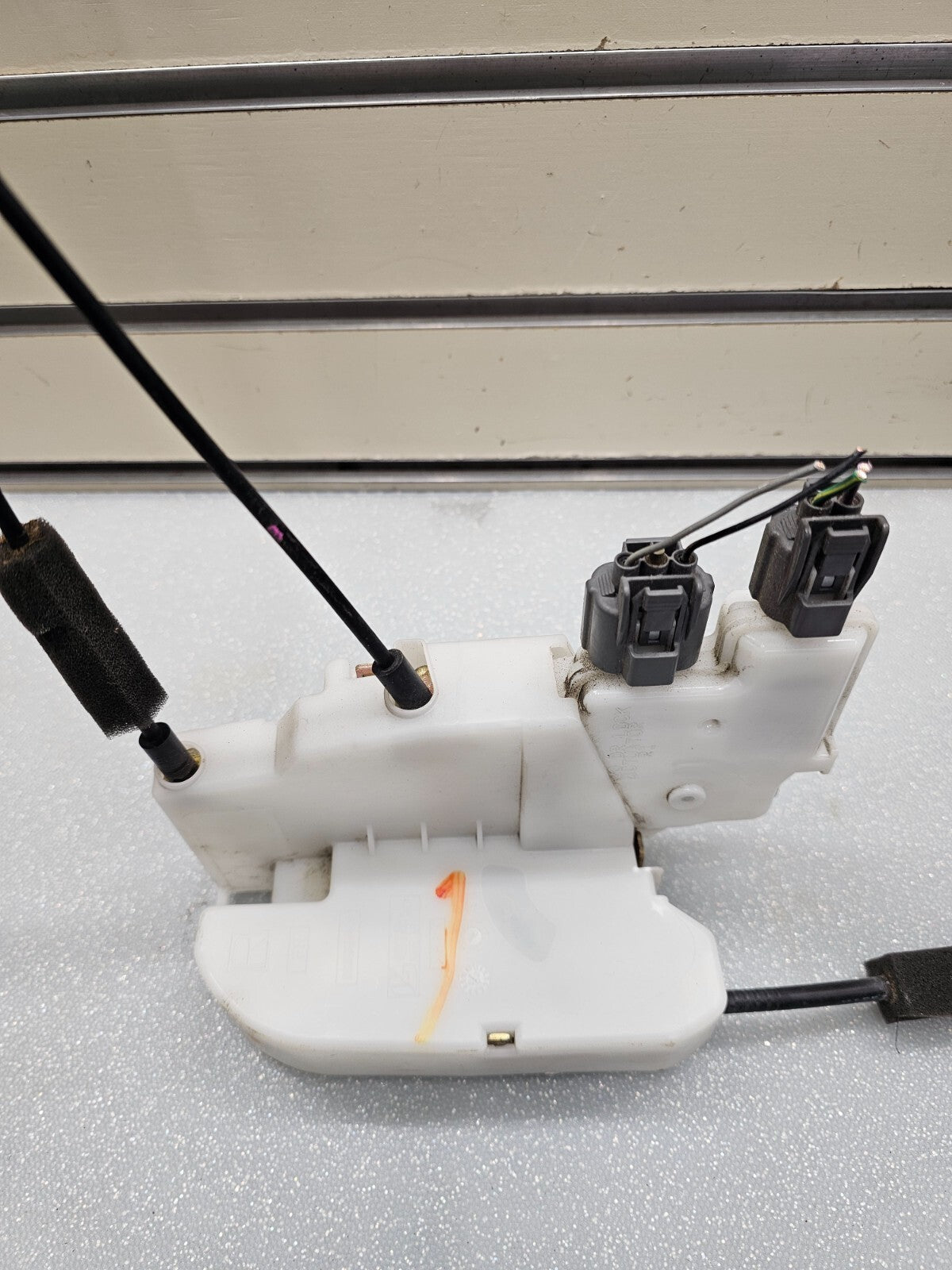 05-12 Nissan Pathfinder Frontier Door Lock Latch Actuator Right Passenger Front