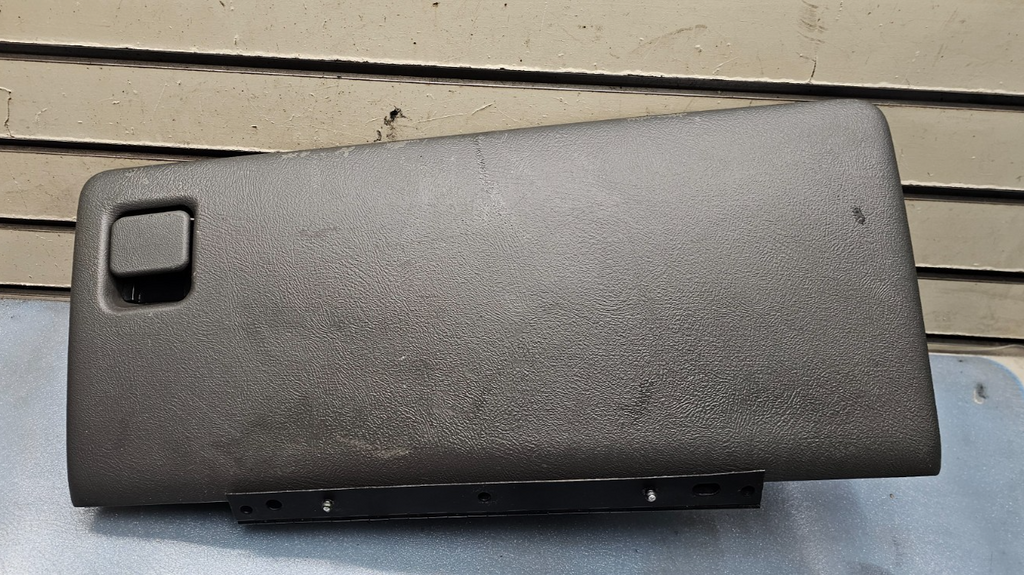 🔥99-06 SILVERADO SIERRA Dash GLOVE BOX Storage Compartment Assembly Black G3
