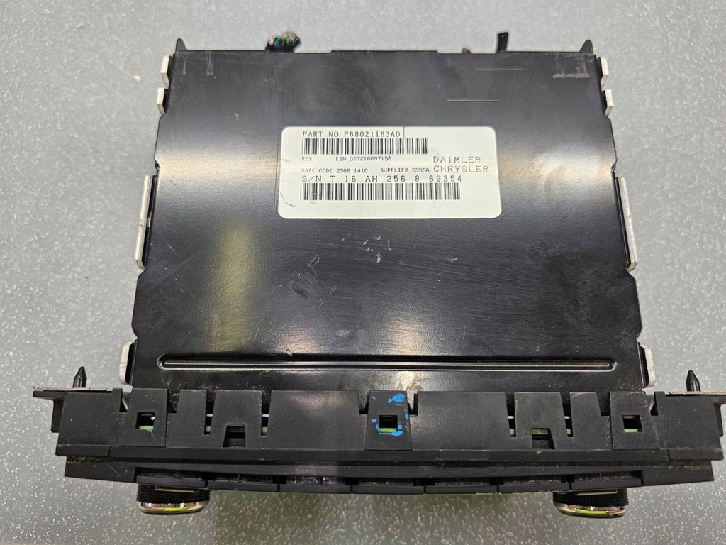 🔥09-10 Grand Caravan Liberty Dash AM FM Radio Satellite CD Player MP3 Receiver