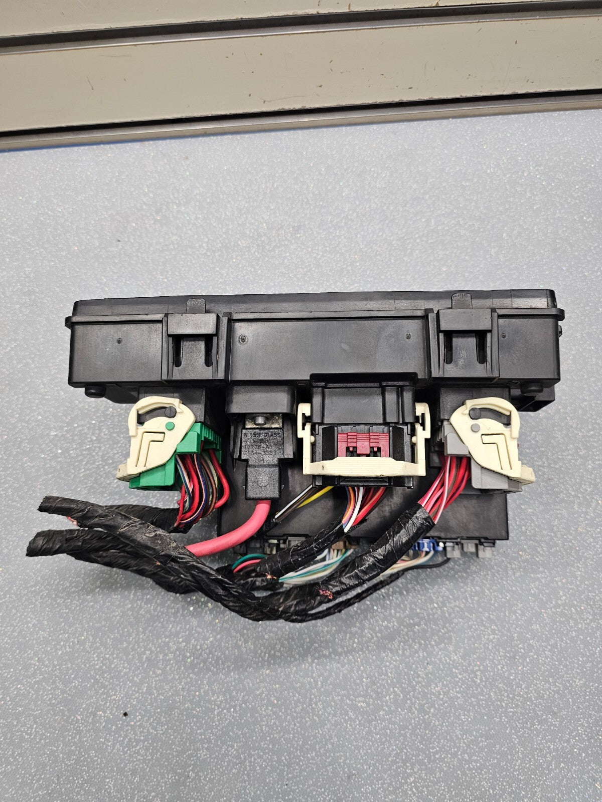 11-14 Chrysler 200 Dodge Avenger Totally Integrated Power Module Fuse Box Relay