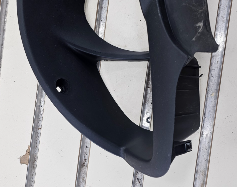 2005-2010 Kia Sportage Dash Instrument Panel Speedometer Cluster Bezel Trim OEM