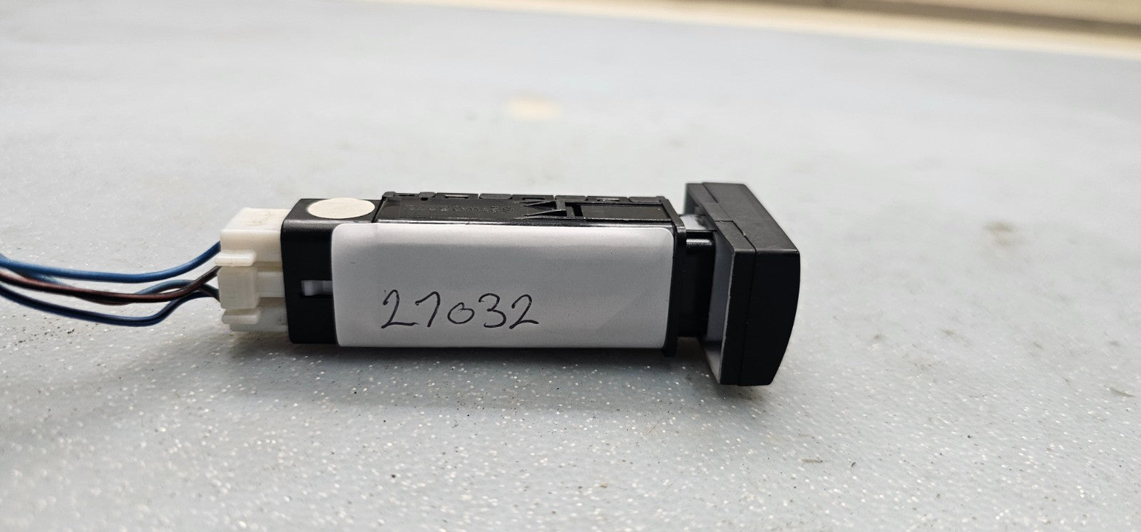🔥2007-2009 KIA SPECTRA Dash Trip Control Push TRIP BUTTON SWITCH ASSEMBLY OEM