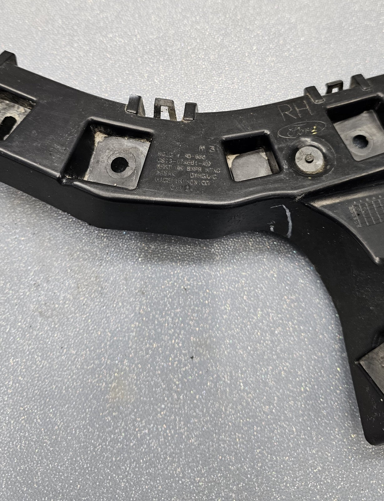 🔥2013-2018 Ford Fusion Rear Bumper Bracket Right Hand OEM