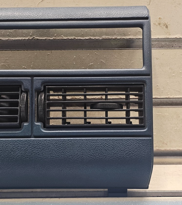 88-94 Chevy CK GMC Suburban Silverado Tahoe Blazer Center Dash Radio bezel Blue