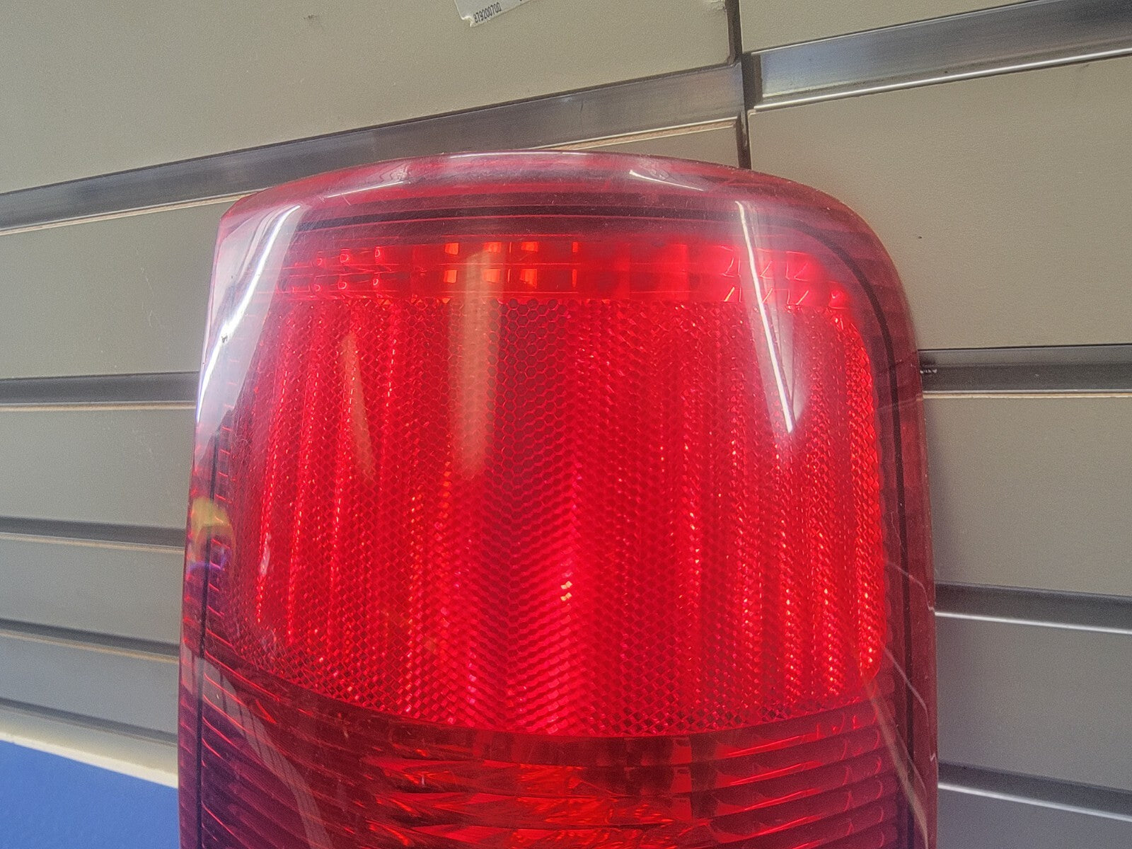 🔥1998-2000 Lincoln Navigator Right passenger Tail Light Lamp Outer Assembly