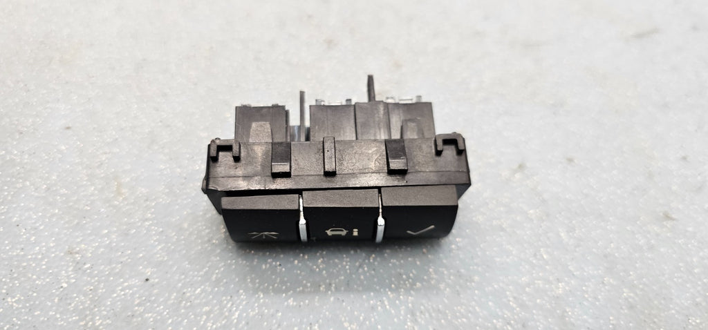 🔥06-09 Suzuki XL-7 Center Traction Information Display Locking Lock Switch