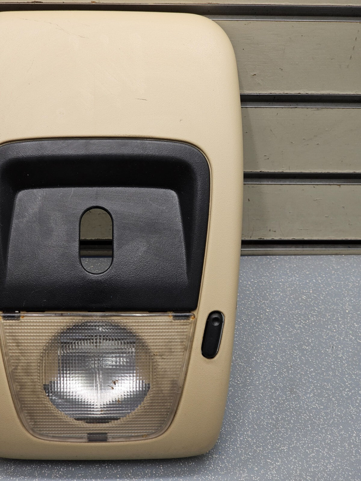 🔥02-05 Explorer Mountaineer Overhead Console Dome Map Light Storage Sunroof Tan