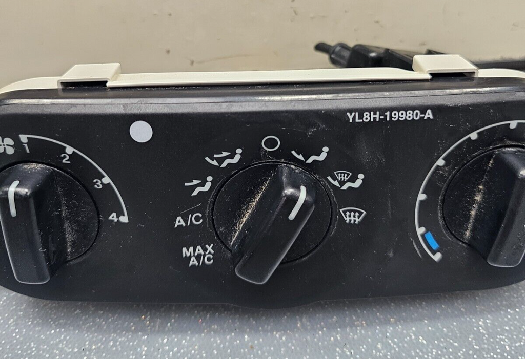 01-07 Escape Mariner Dash AC Heater Climate Temperature control Conditioner OEM