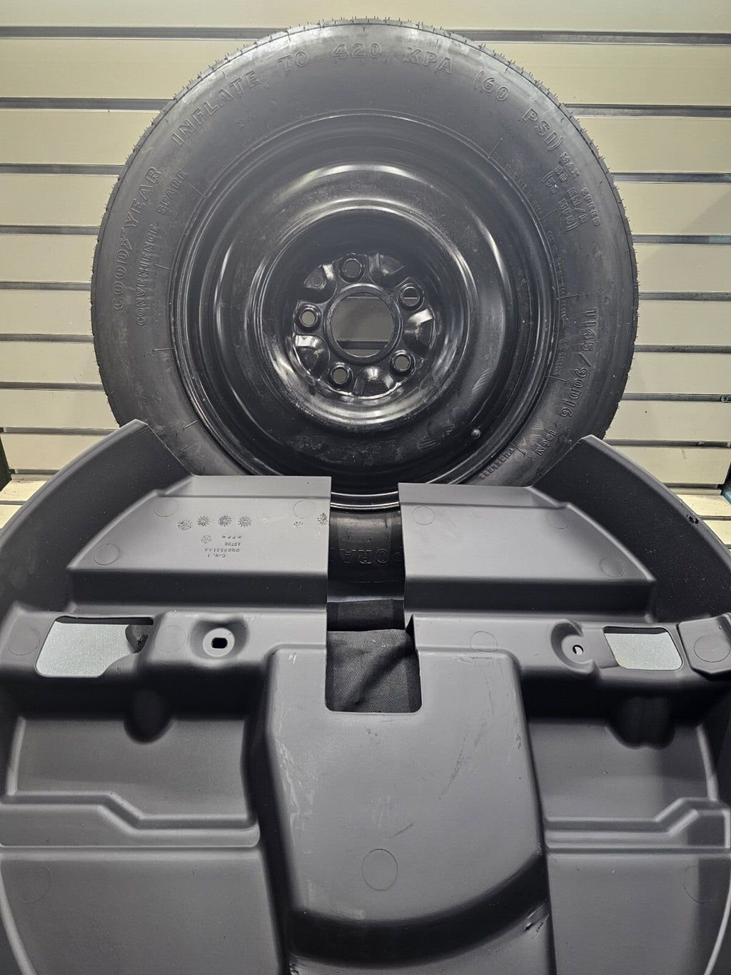 08-20 GRAND CARAVAN TOWN COUNTRY COMPACT SPARE WHEEL TIRE JACK COVER WRENCH KIT