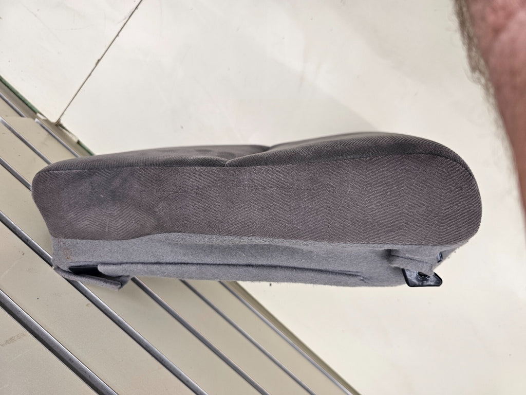 05-10 ODYSSEY 2ND ROW HEADREST CENTER CONSOLE ARM REST JUMP SEAT CLOTH GRAY OEM