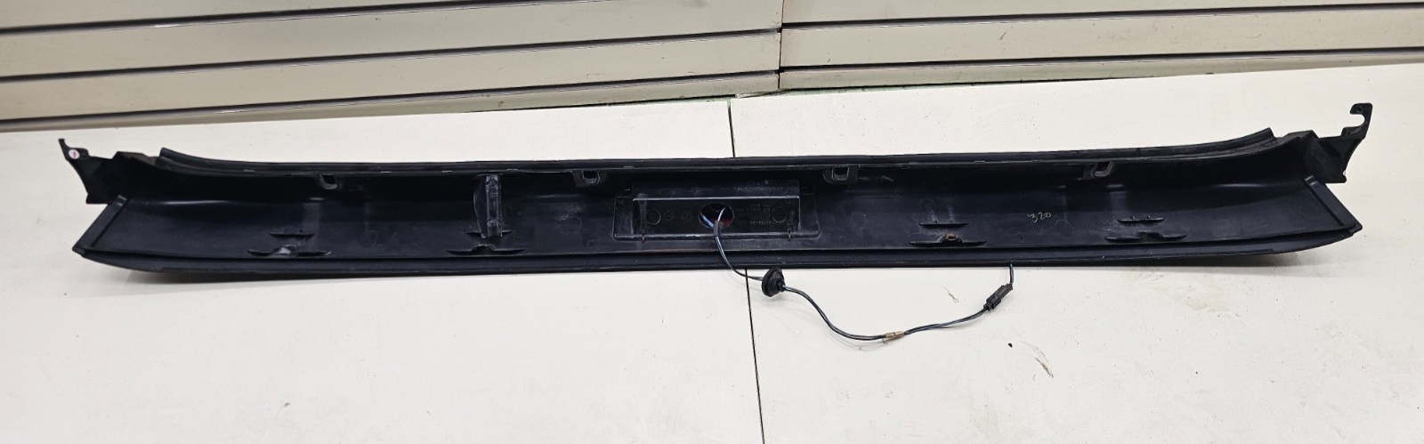 🔥03-20 Chevrolet Express GMC Savana 3rd Brake Light Trim Spoiler Black  OEM