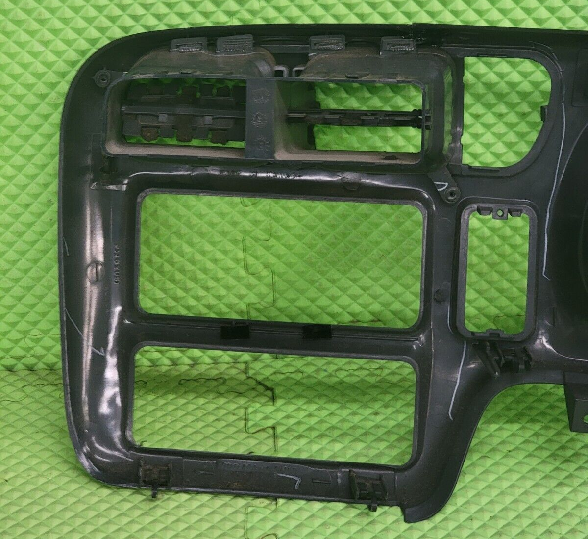 🔥98-04 BLAZER S10 JIMMY SONOMA Cluster Dash Radio Bezel Assembly Graphite C8