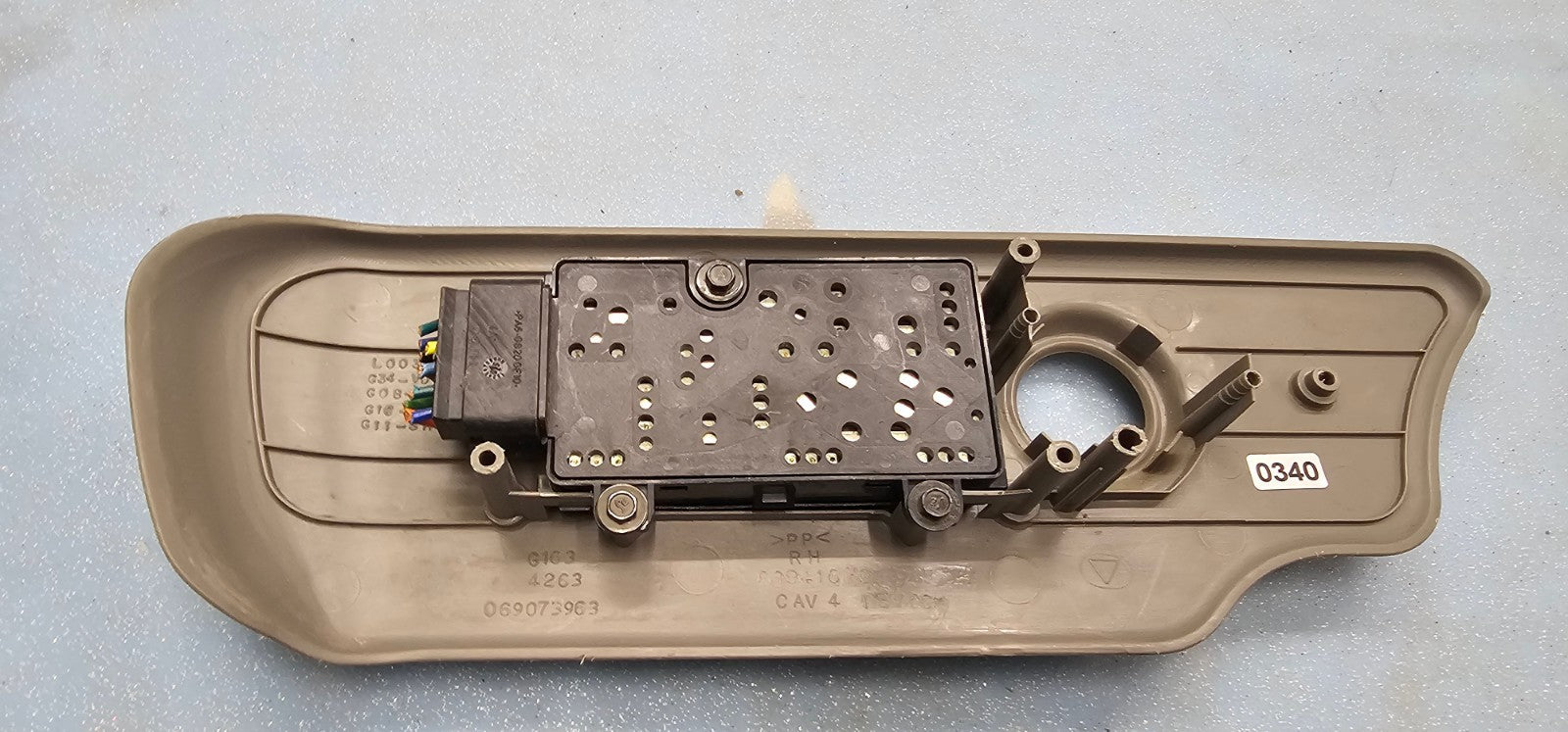 🔥03-06 SILVERADO SIERRA Front RIGHT PASSENGER Seat Adjuster Heat SWITCH Gray