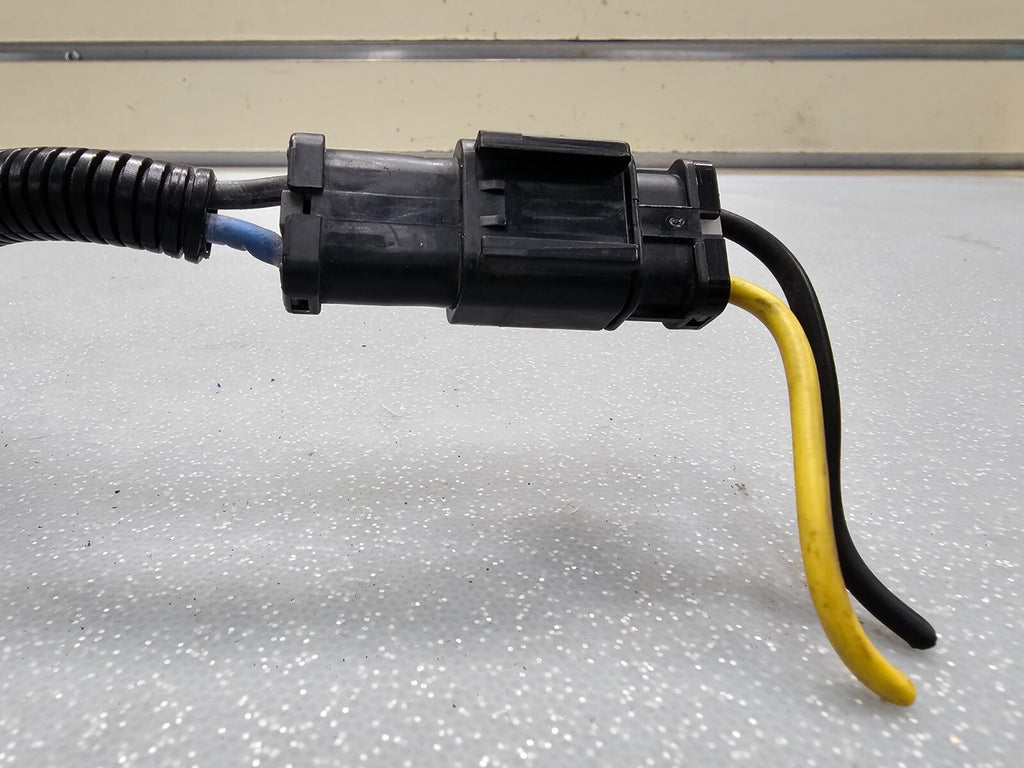🔥2007-2012 Nissan Versa radiator fan male+female connector