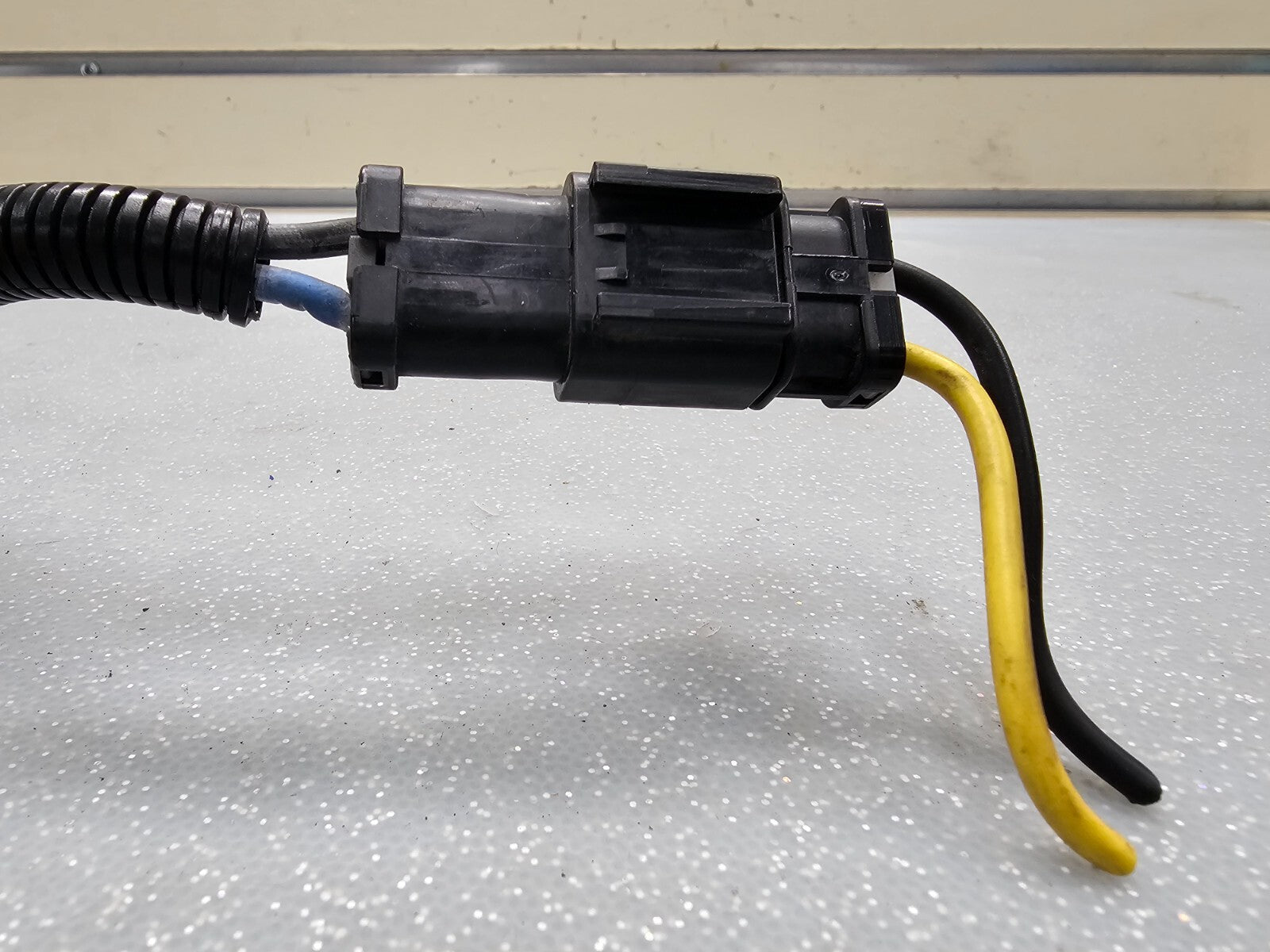 🔥2007-2012 Nissan Versa radiator fan male+female connector