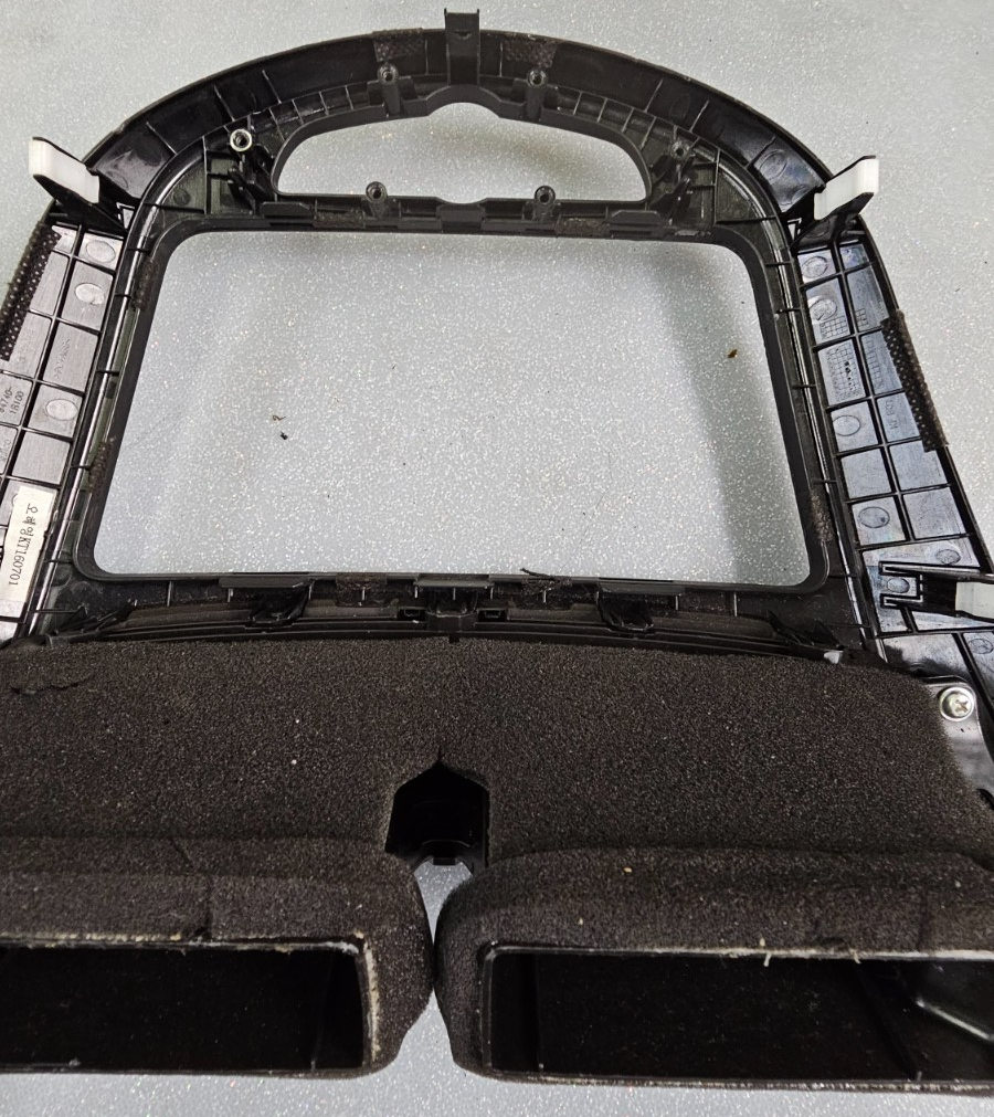🔥12-17 ACCENT CENTER DASH FM RADIO STEREO DISPLAY TRIM PANEL BEZEL SILVER/BLACK