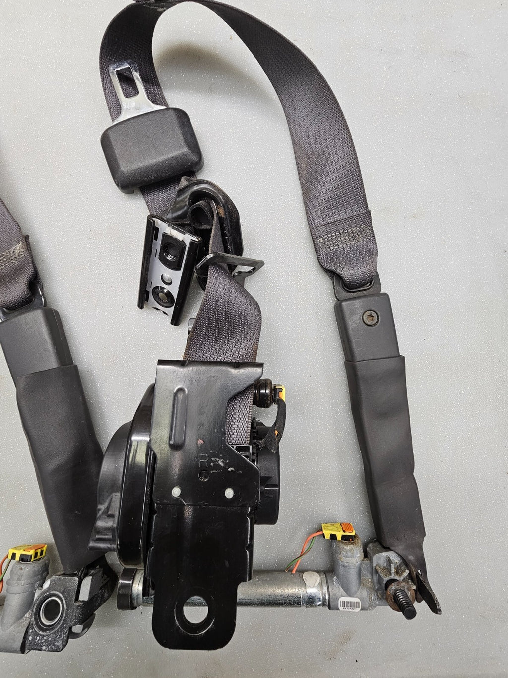 🔥11-17Acadia Enclave Traverse Front Seat Belt Retractor Assembly Set Pair Black