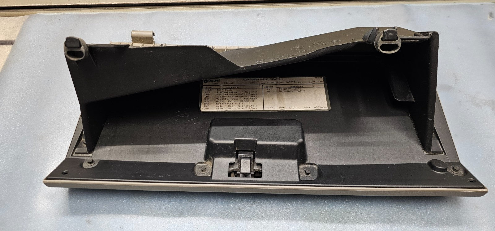 🔥02-05 RAM 1500 2500 Dash GLOVE BOX Storage Compartment Assembly TAN G22
