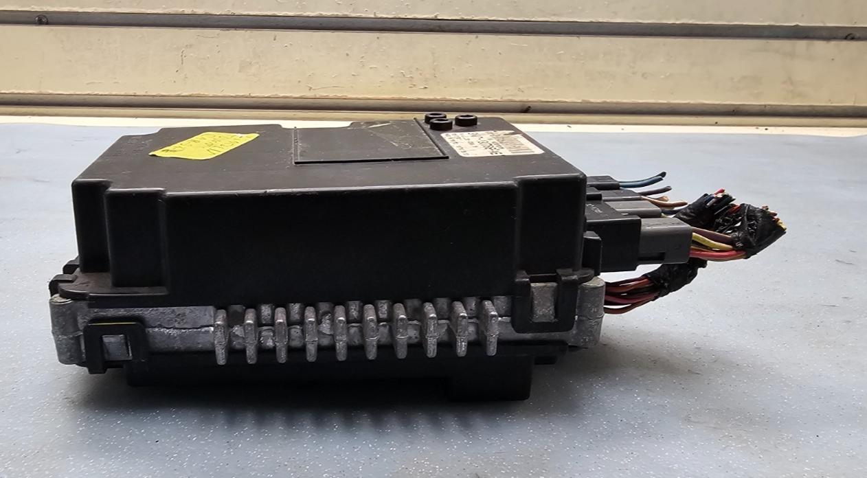🔥07-11 Town Car Crown Victoria Grand Marquis LCM Lighting Control Module 4 Plug