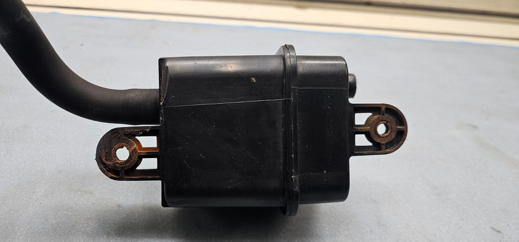 🔥98-02 ACCORD 4 CYLINDER FUEL VAPOR CHARCOAL EVAP EMMISION CANISTER ASSEMBLY