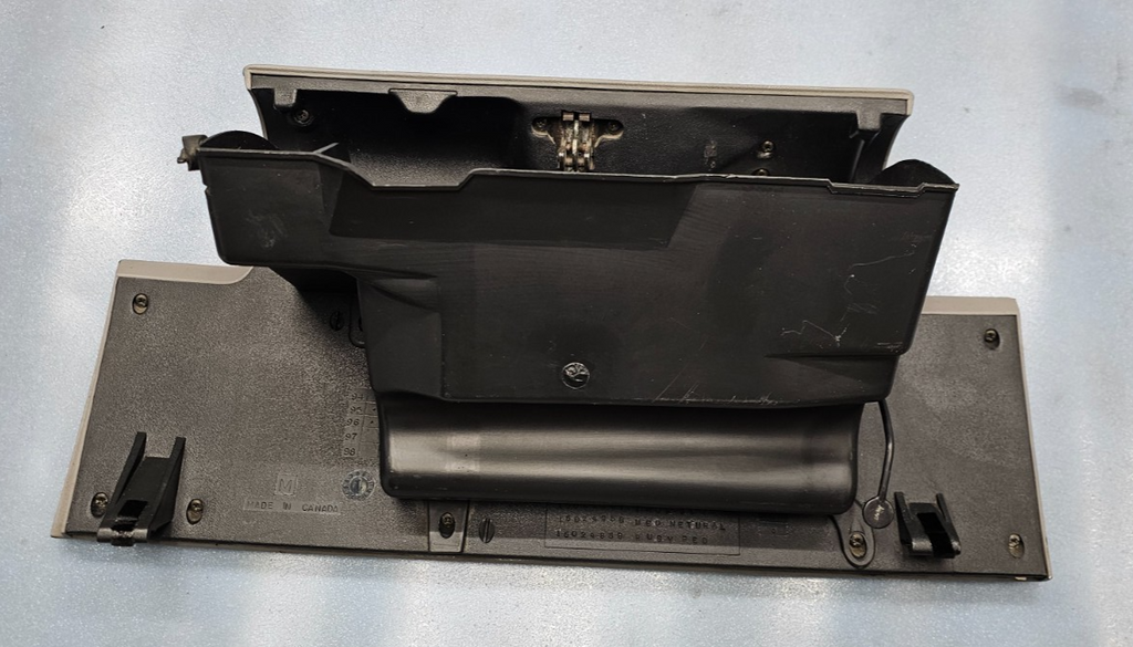 95-99 CHEVY GMC TRUCK SILVERADOC/K Glove Box Storage Compartment Assembly TAN G2