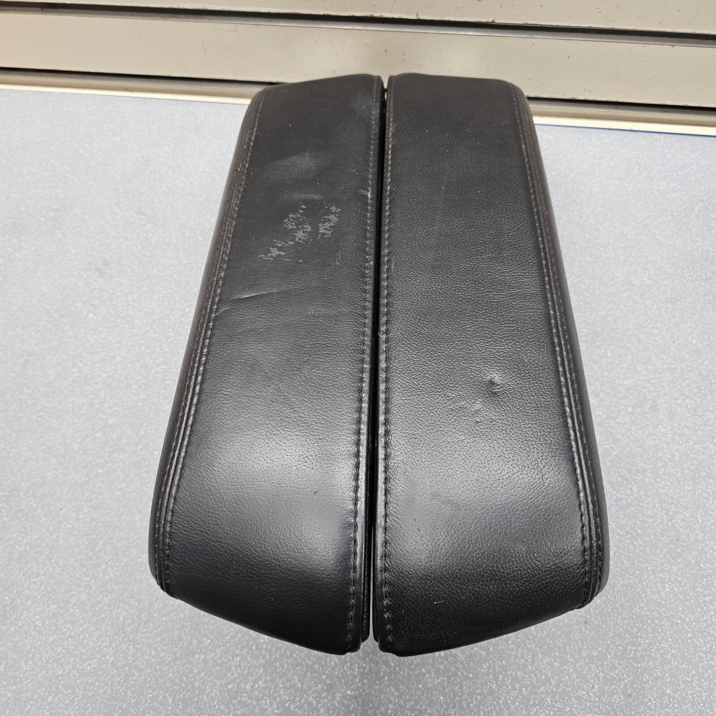 13-19 LINCOLN MKT Front Floor Console Arm Rest Lid Cover Top Pad Assembly Black