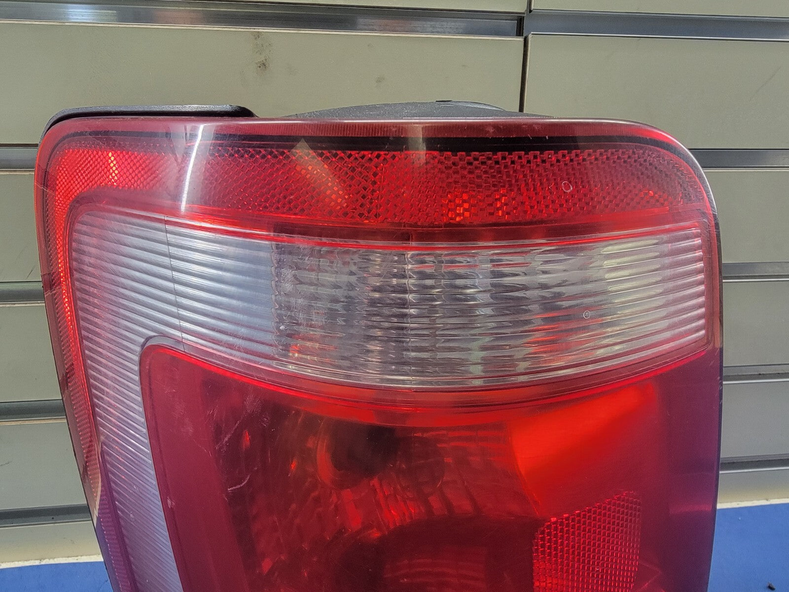 🔥08-12 Ford Escape left driver Side Rear Tail Light Lamp Assembly chrome OEM