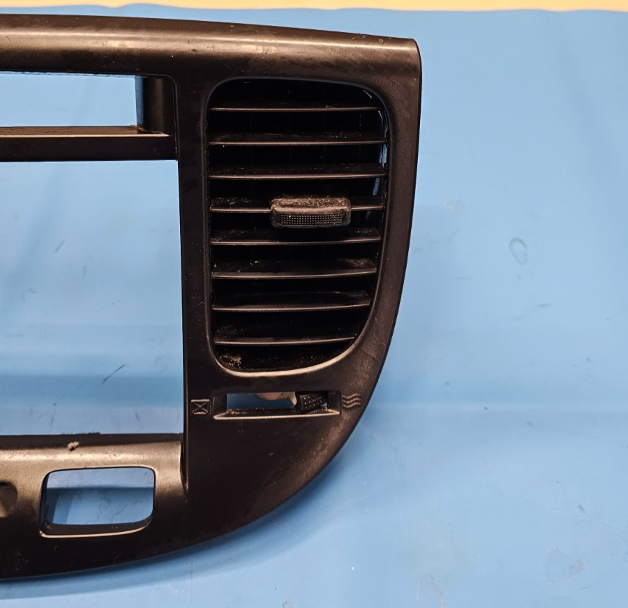 🔥06-11 Kia Rio Center Dash Trim AM FM Radio Stereo Display Bezel Climate Black