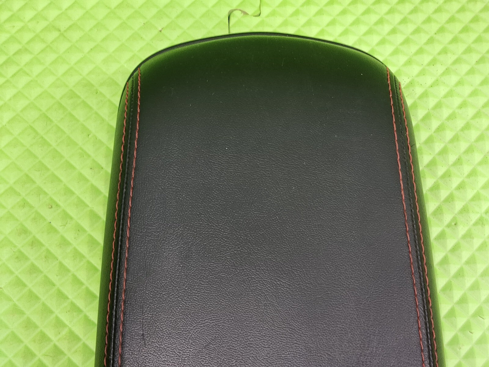 🔥2011-2014 CHRYSLER 200 DODGE AVENGER CENTER CONSOLE LID ARM REST BLACK