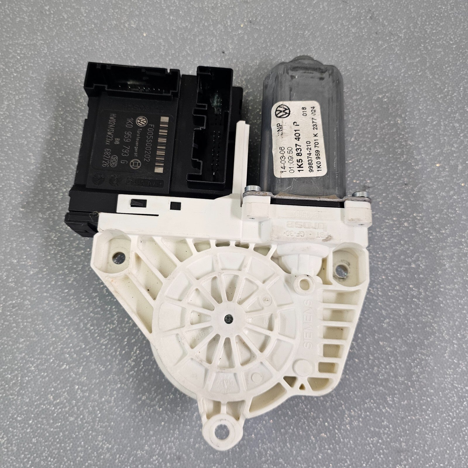 🔥05-06 Volkswagen VW Jetta Front Left Driver Door Power Window Regulator Motor