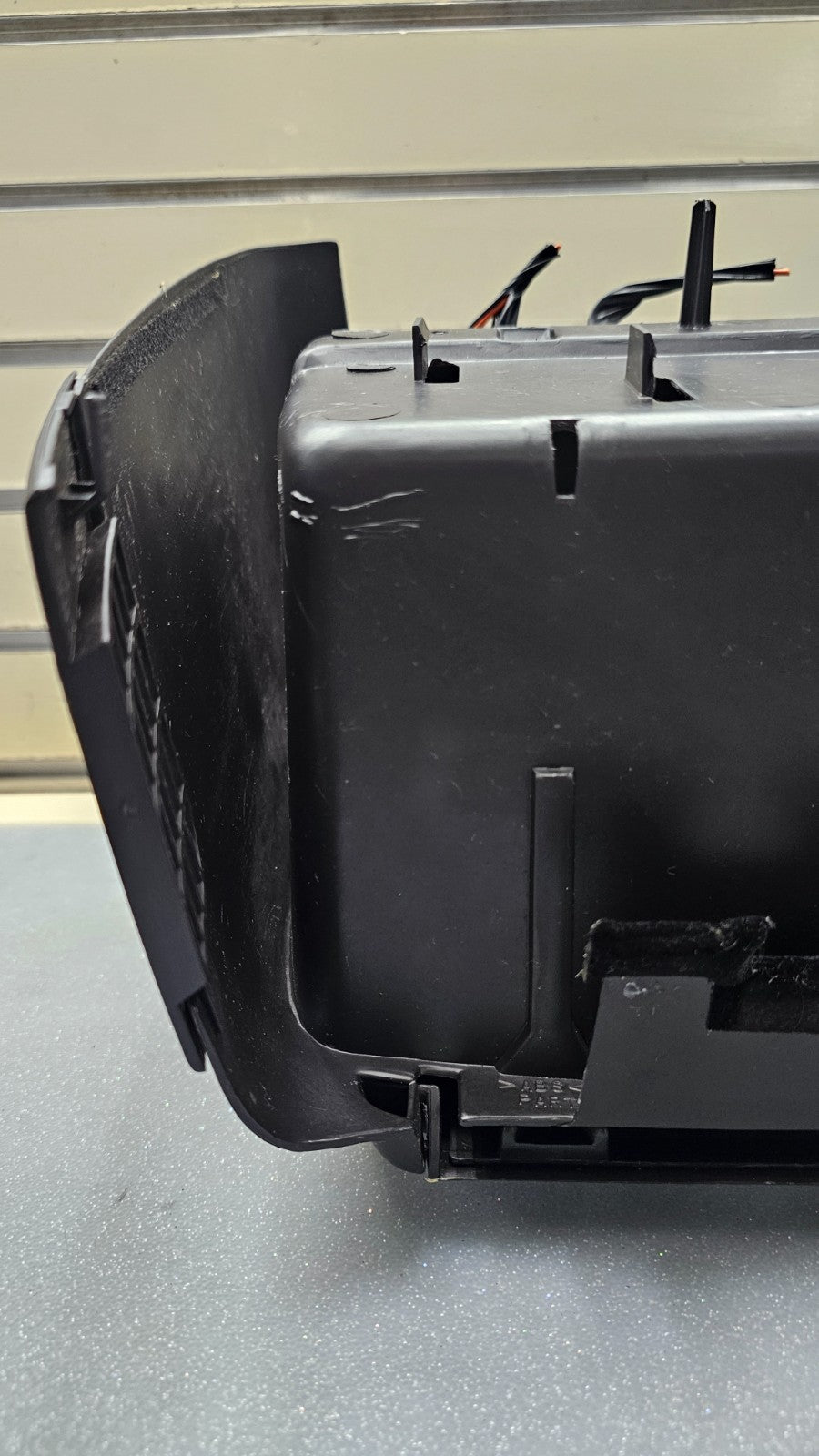 🔥97-99 Chevy Venture Front Lower Console Assembly Black