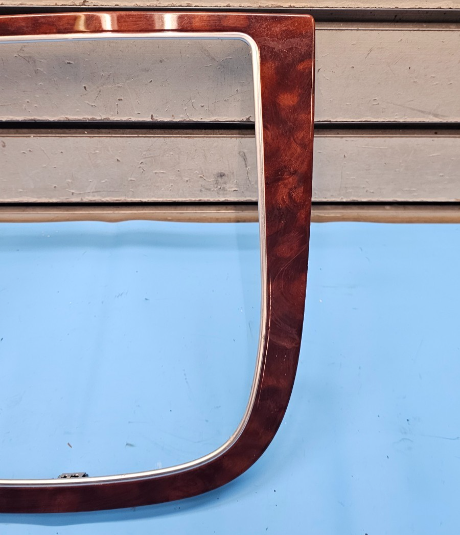 🔥05-09 Uplander Terraza Dash AM FM Radio Stereo Display Trim Panel Bezel Wood