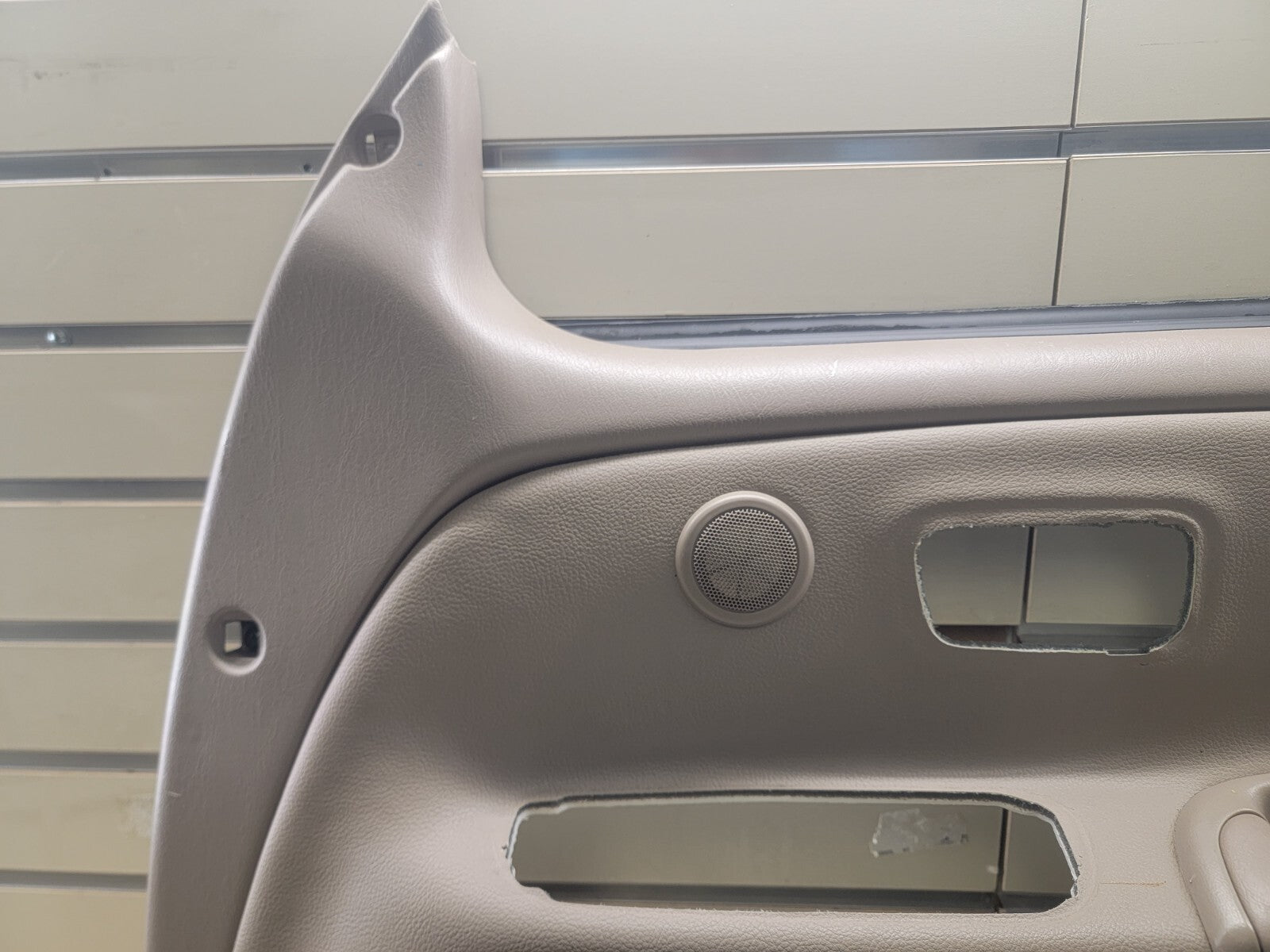 🔥2004-2006 Toyota Tundra Crew Cab Door Trim Panel front right passenger TAN D20