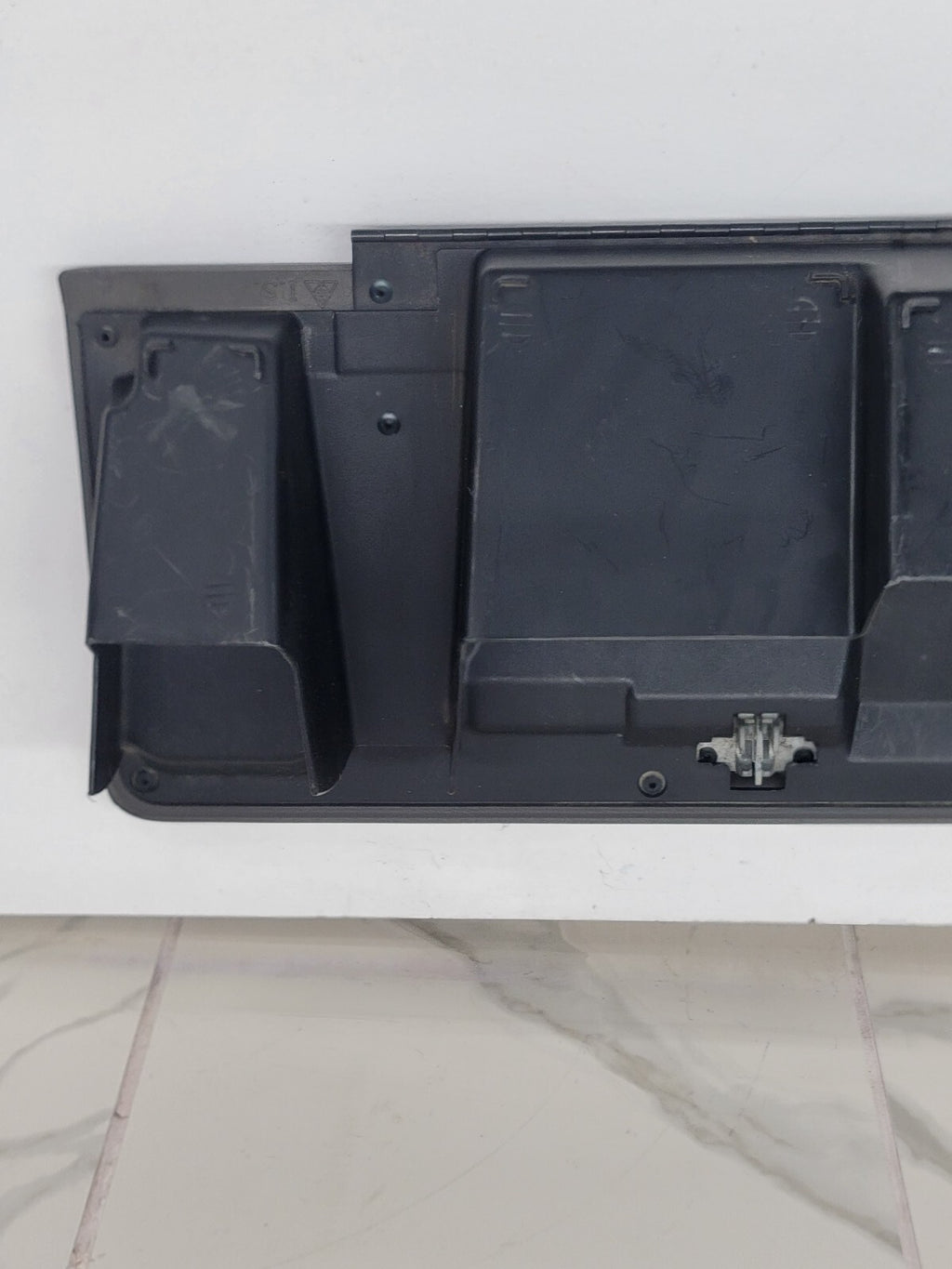 2002-2006 CADILLAC ESCALADE GLOVE BOX DASH STORAGE COMPARTMENT OE DARK GRAY G9