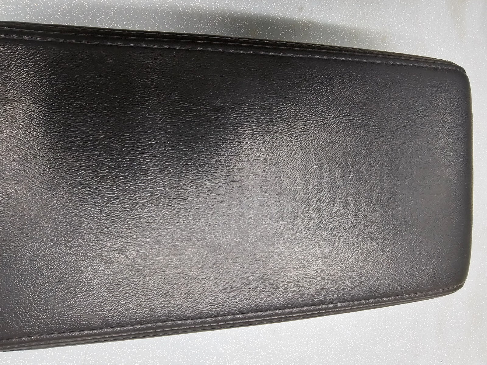 🔥08-12 Chevy Malibu CENTER CONSOLE LID ARMREST ASSEMBLY STORAGE COVER BLACK OEM