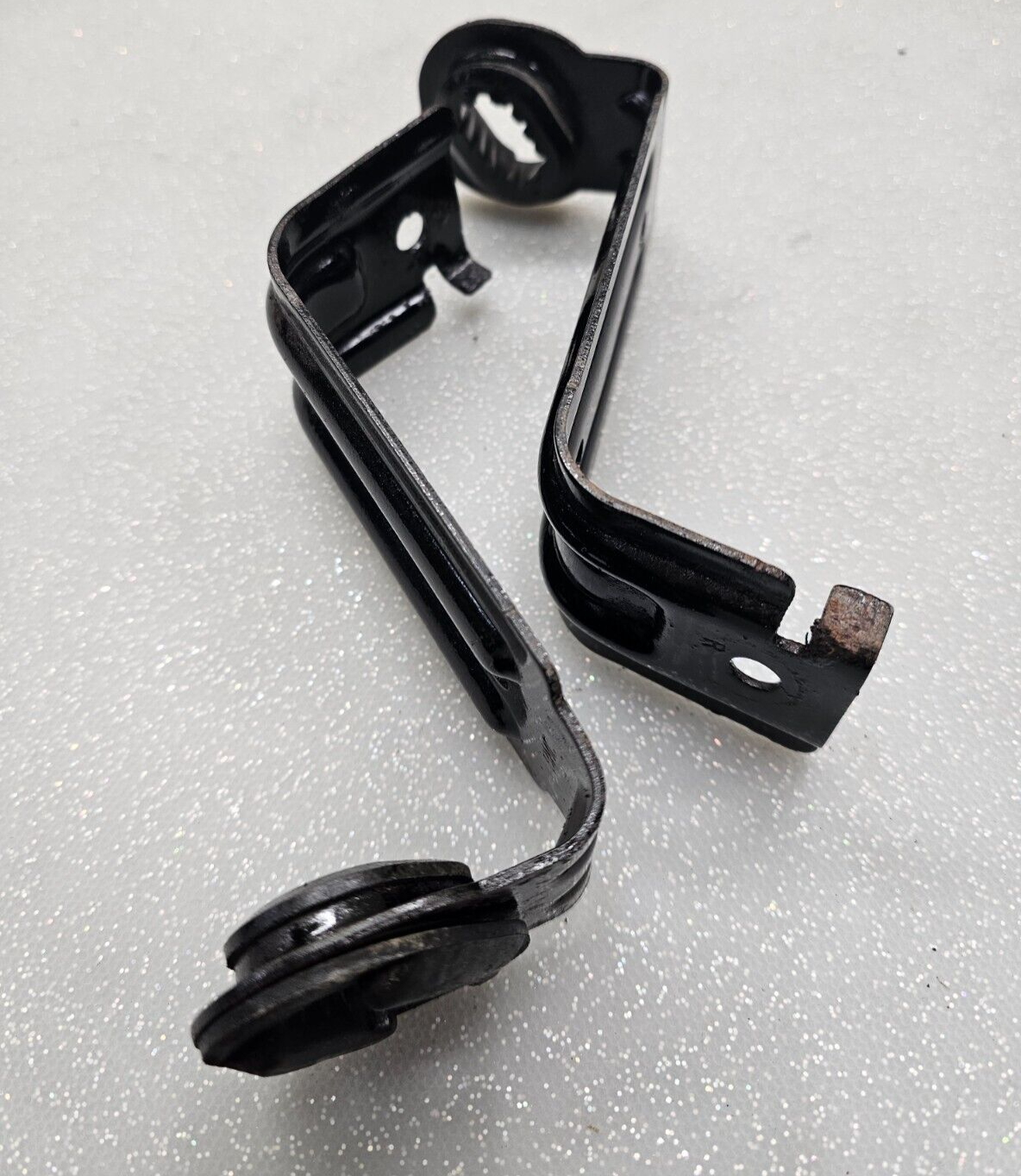 05-10 Chevy Cobalt Radiator Top Clamps LH/RH Pair Steel Engine Compartmnet OEM