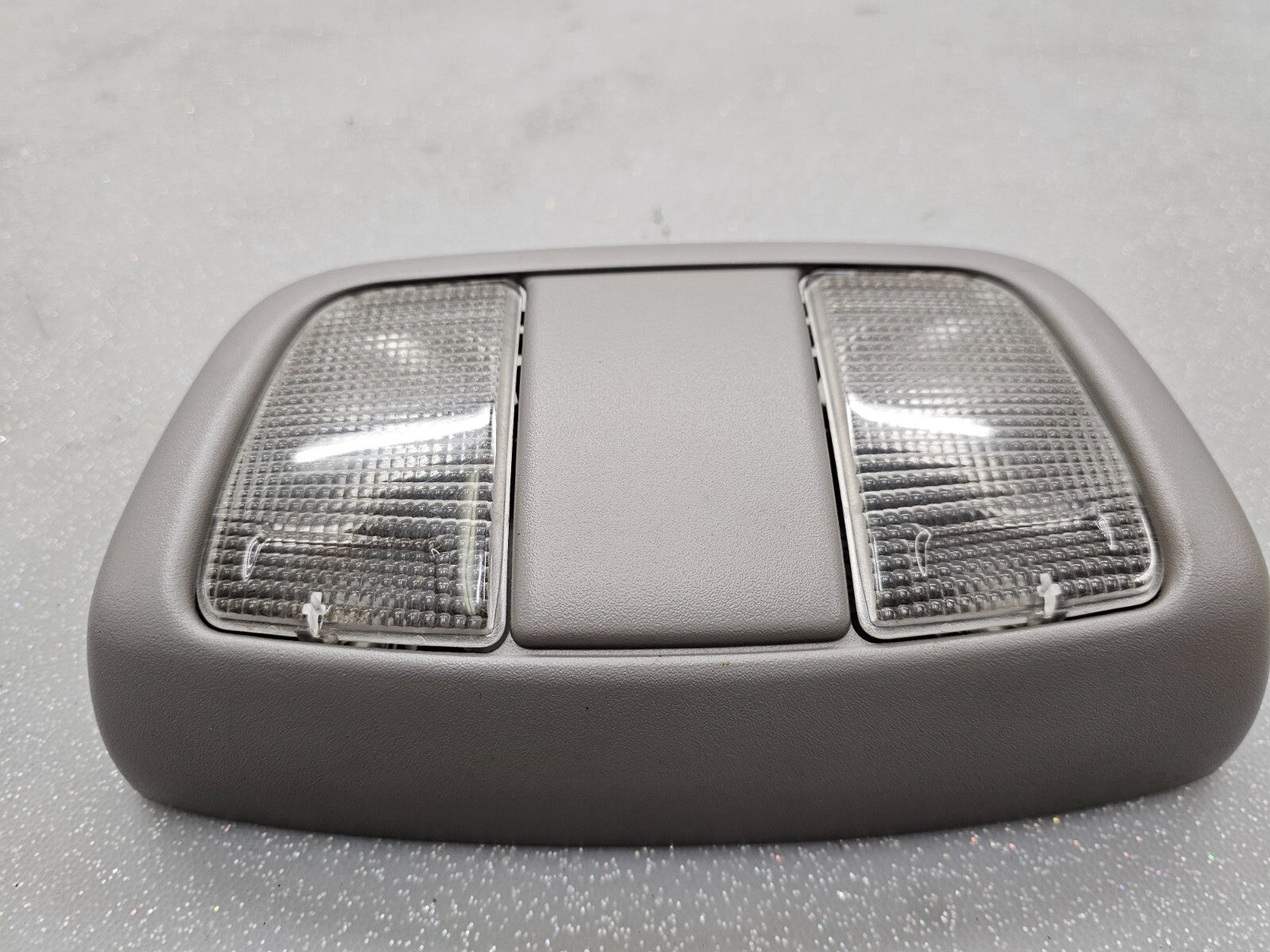🔥02-04 Nissan Xterra Frontier OVERHEAD MAP DOME INTERIOR LIGHT GREY OEM