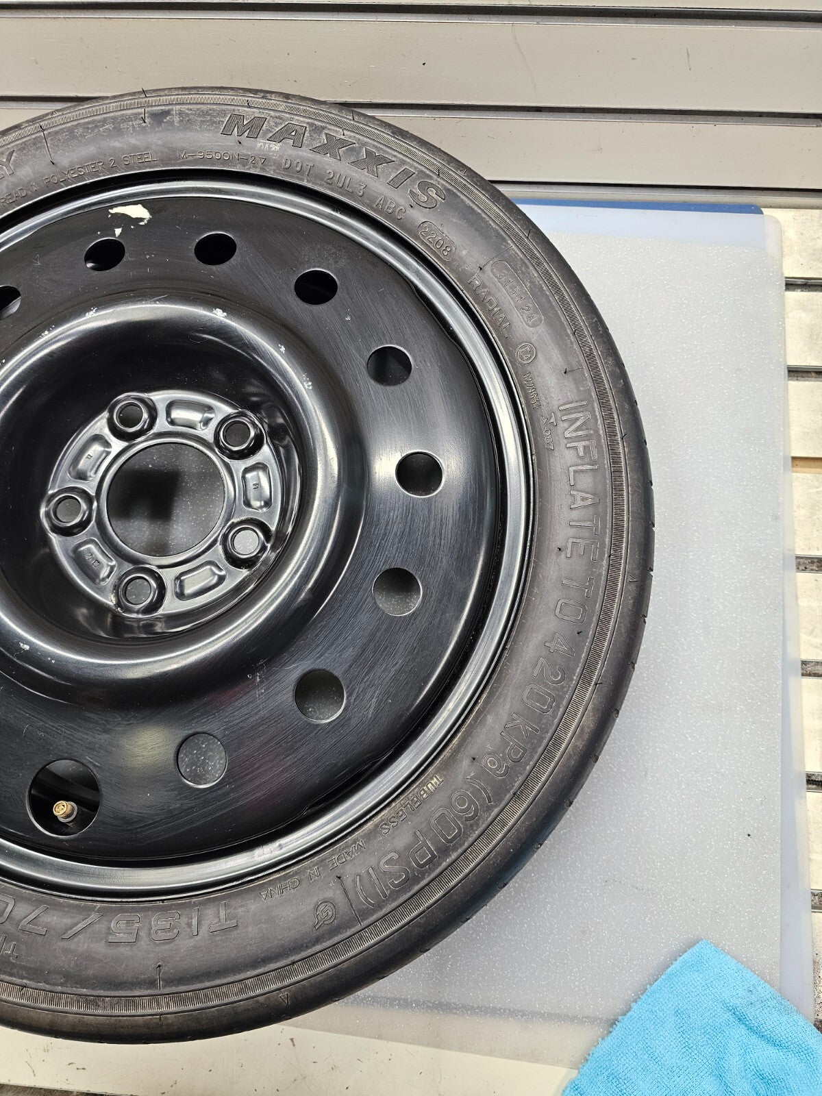 03-09 PONTIAC VIBE SPARE TIRE/PV