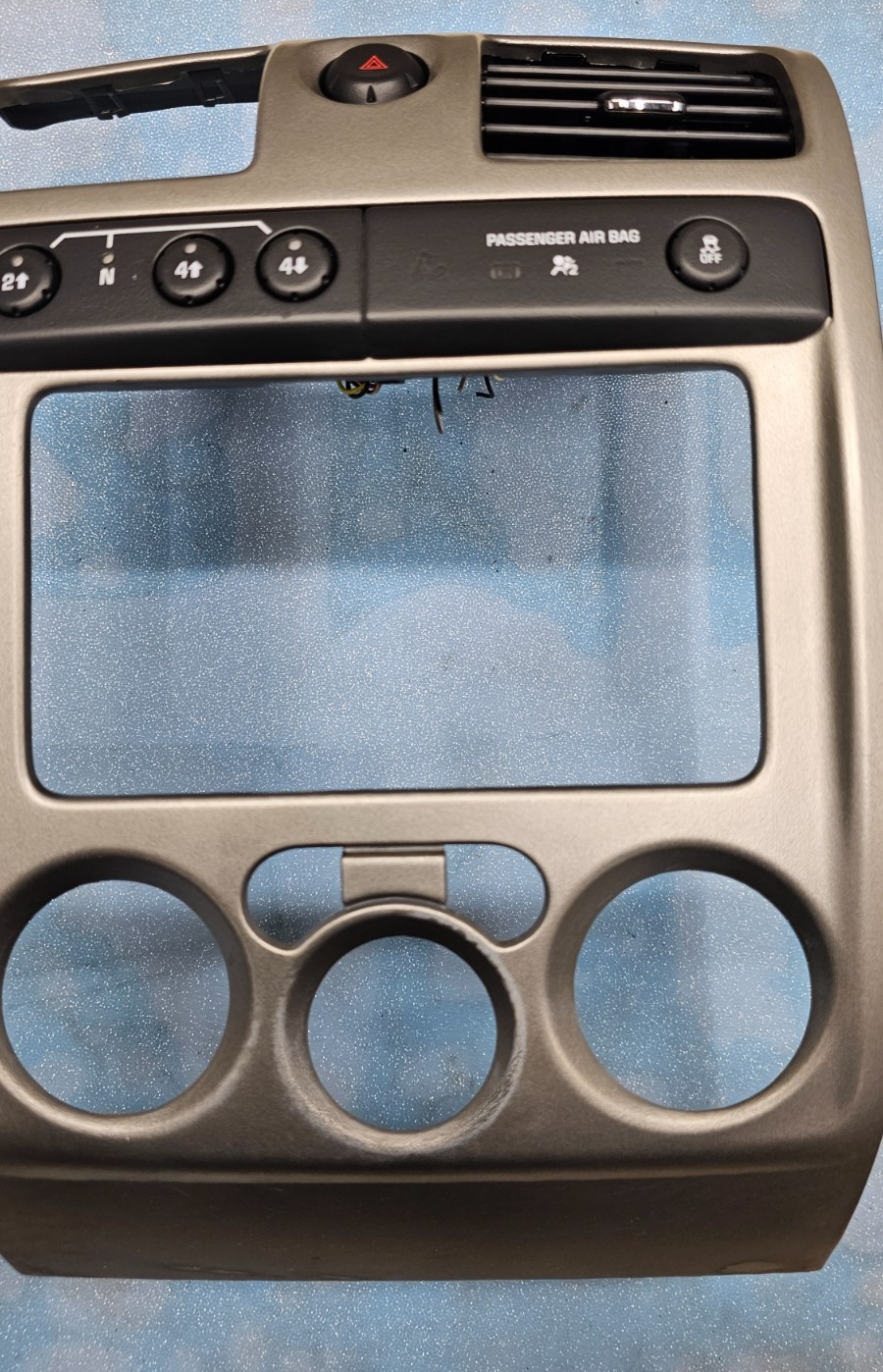 🔥04-12 COLORADO CANYON CENTER DASH FM RADIO STEREO DISPLAY BEZEL PANEL SILVER
