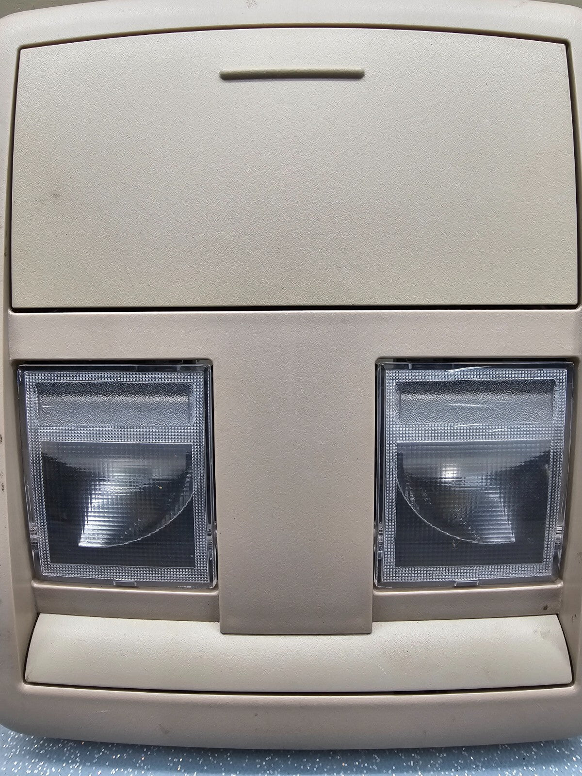 05-10 Jeep Grand Cherokee Overhead Console Dome Map Light Compartment Light Tan