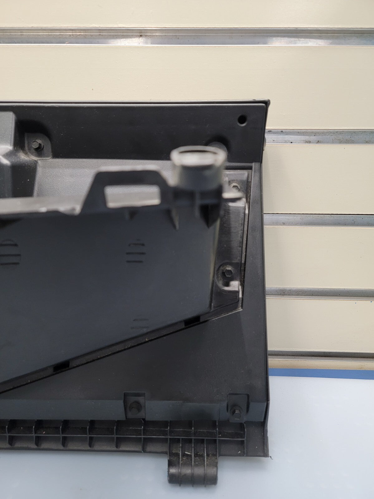 02-05 Dodge RAM 1500 2500 Dash GLOVE BOX Storage Compartment Assembly BLACK G22