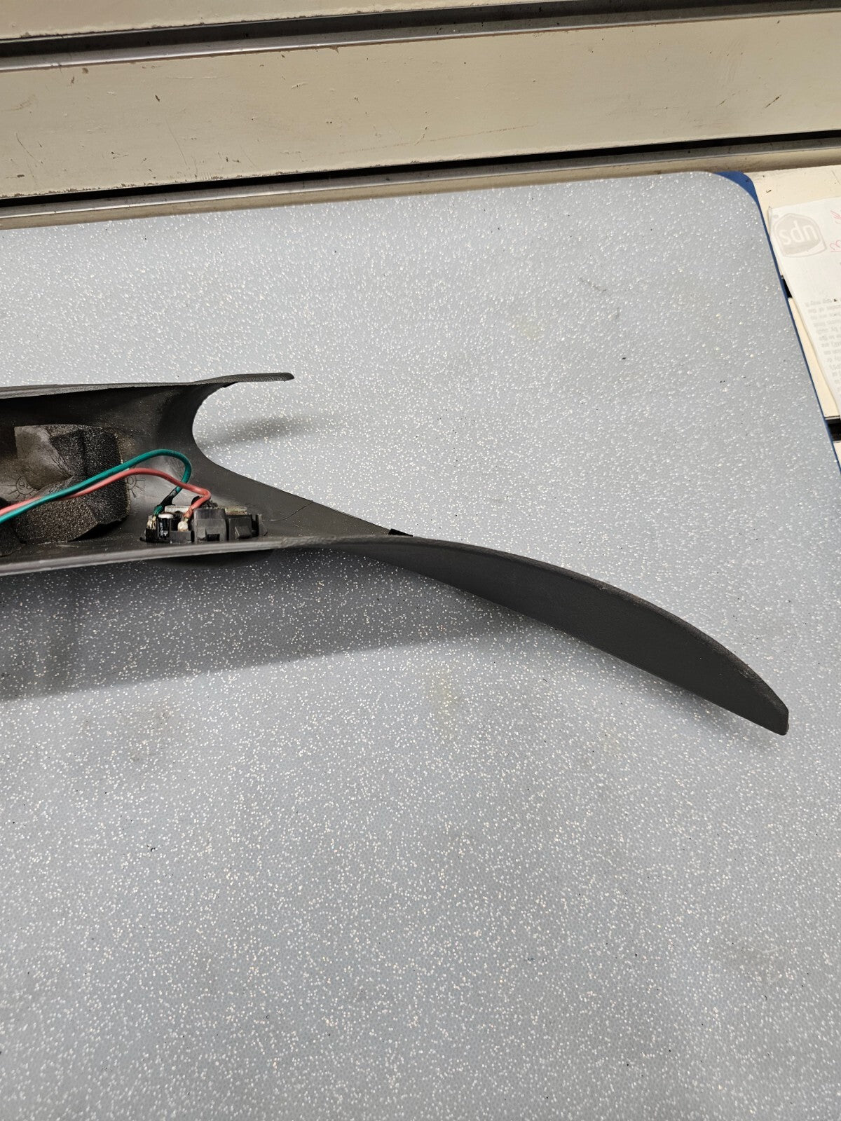 99-06 SILVERADO SIERRA Roof Molding A PILLAR Trim LEFT Driver Speak DARKGRAY p3
