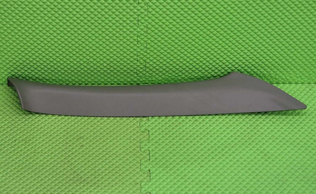 🔥02-09 CHEVY TRAILBLAZER PASSENGER PILLAR TRIM PANEL ASSEMBLY OEM DARK GRAY